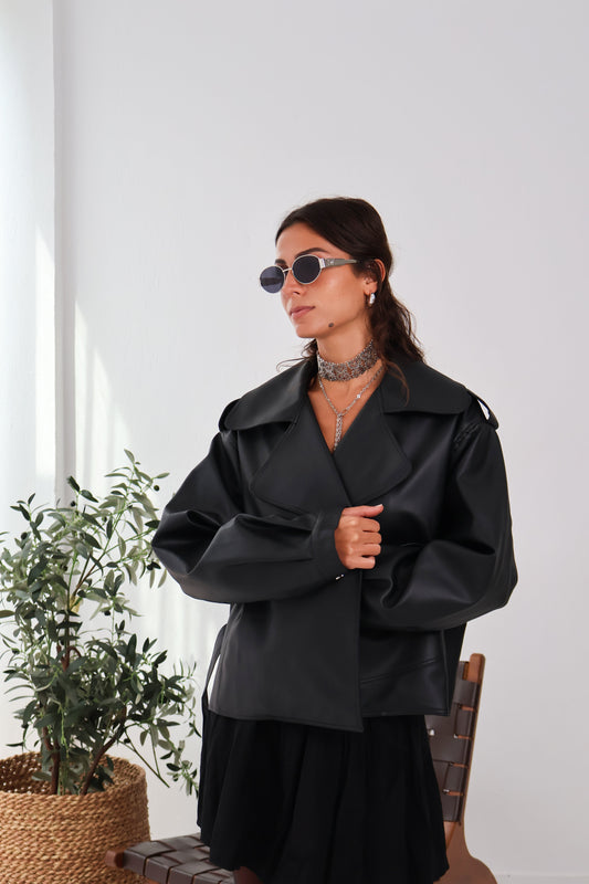 City Chill Cropped Trench in Black