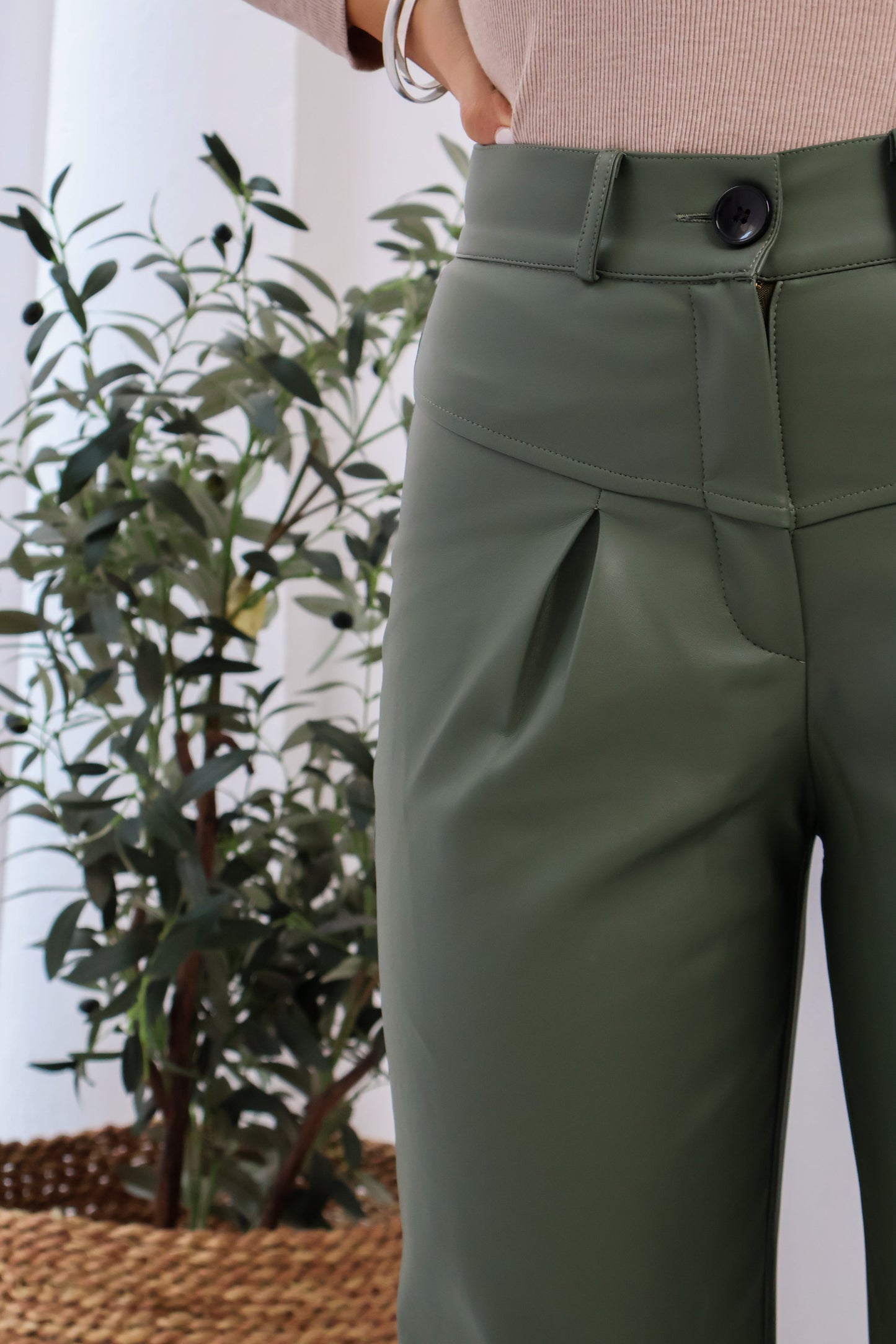 Alloy Leather Pants in Olive