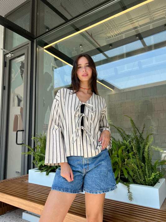 Knotty Shirt in Beige