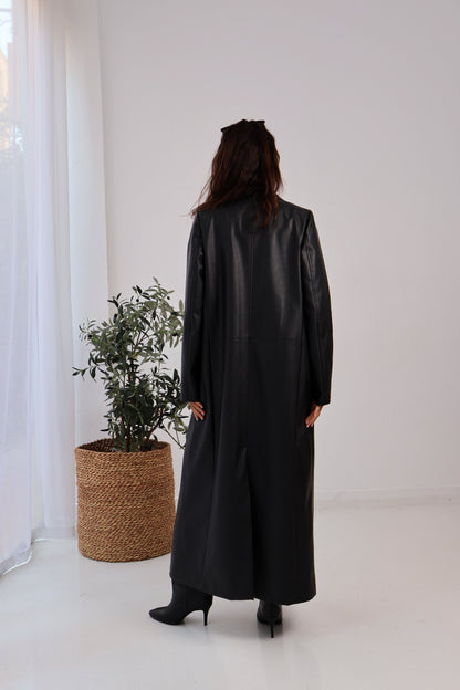 Rusted Calm Coat in Black