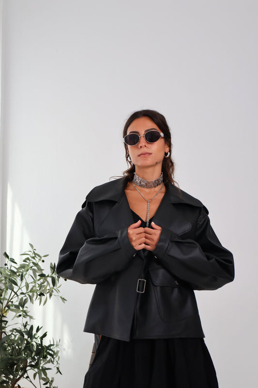 City Chill Cropped Trench in Black